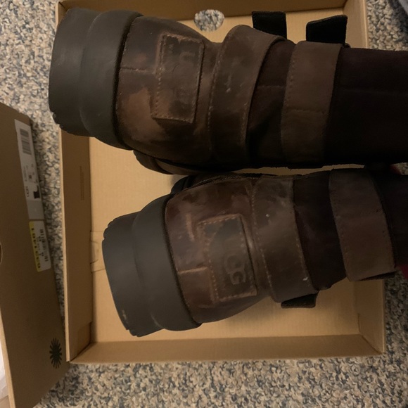 UGG Winter boots with buckle accent - Picture 6 of 7